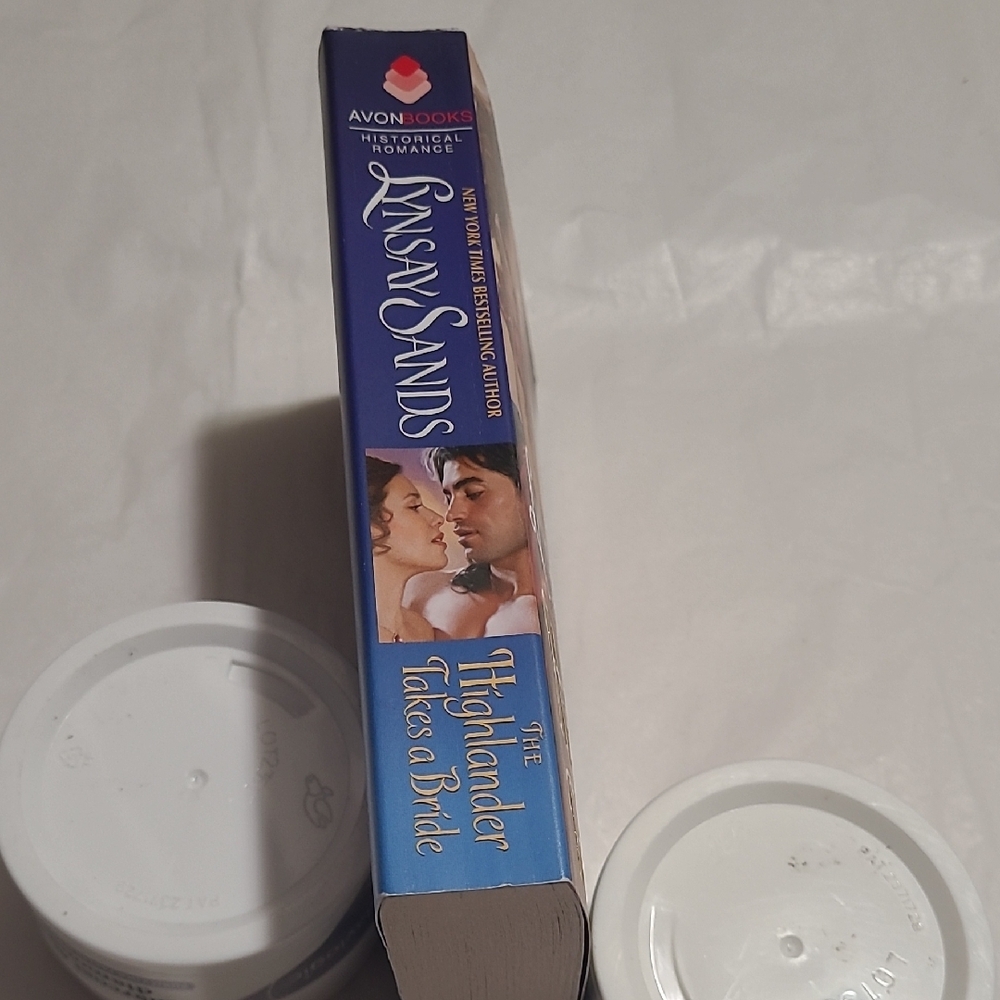 3/$5 Or 6/$10❤️The Highlander Takes a Bride Book - Picture 3 of 7